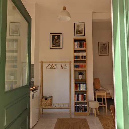 The Valkyries 1 アパート Leonídion